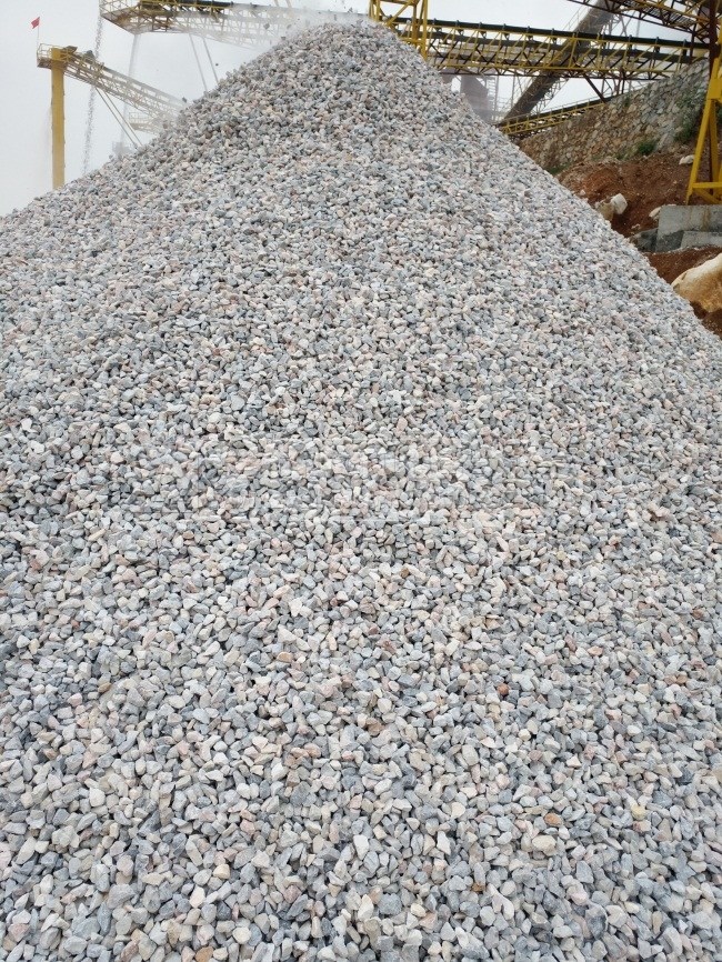 反擊式破碎機是怎樣破碎粒度的