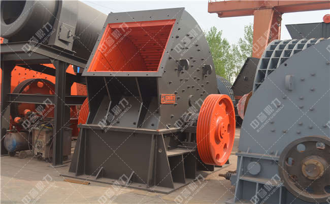 河南中譽鼎力的反擊式破碎機多少錢一台