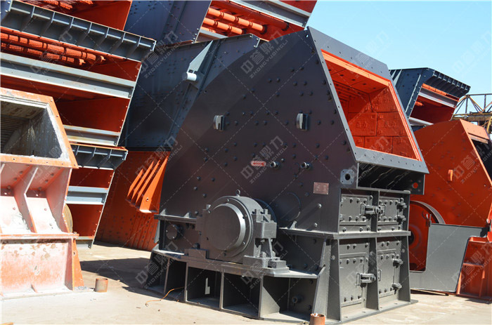 節能的大型錘式破碎機是今後礦山工業的重要發展方向