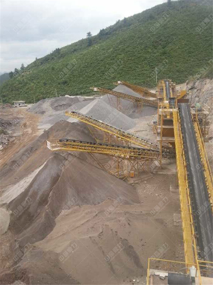 碎石設備生産線流程_時産200噸碎石生産線多少錢?